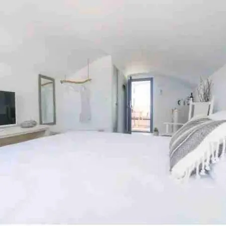 Jaccuzzi Romantic Suite In Firostefani,Sea View! Fira  Exterior photo