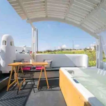 Jaccuzzi Romantic Suite In Firostefani,Sea View! Fira  Exterior photo