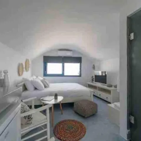 Jaccuzzi Romantic Suite In Firostefani,Sea View! Fira  Exterior photo